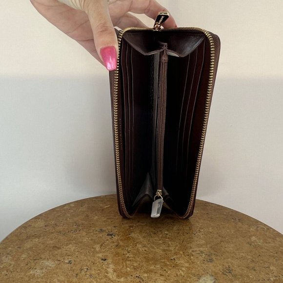 Michael Kors Signature Logo Brown Wallet Womens Golden Hardware Handbag New - Picture 6 of 10